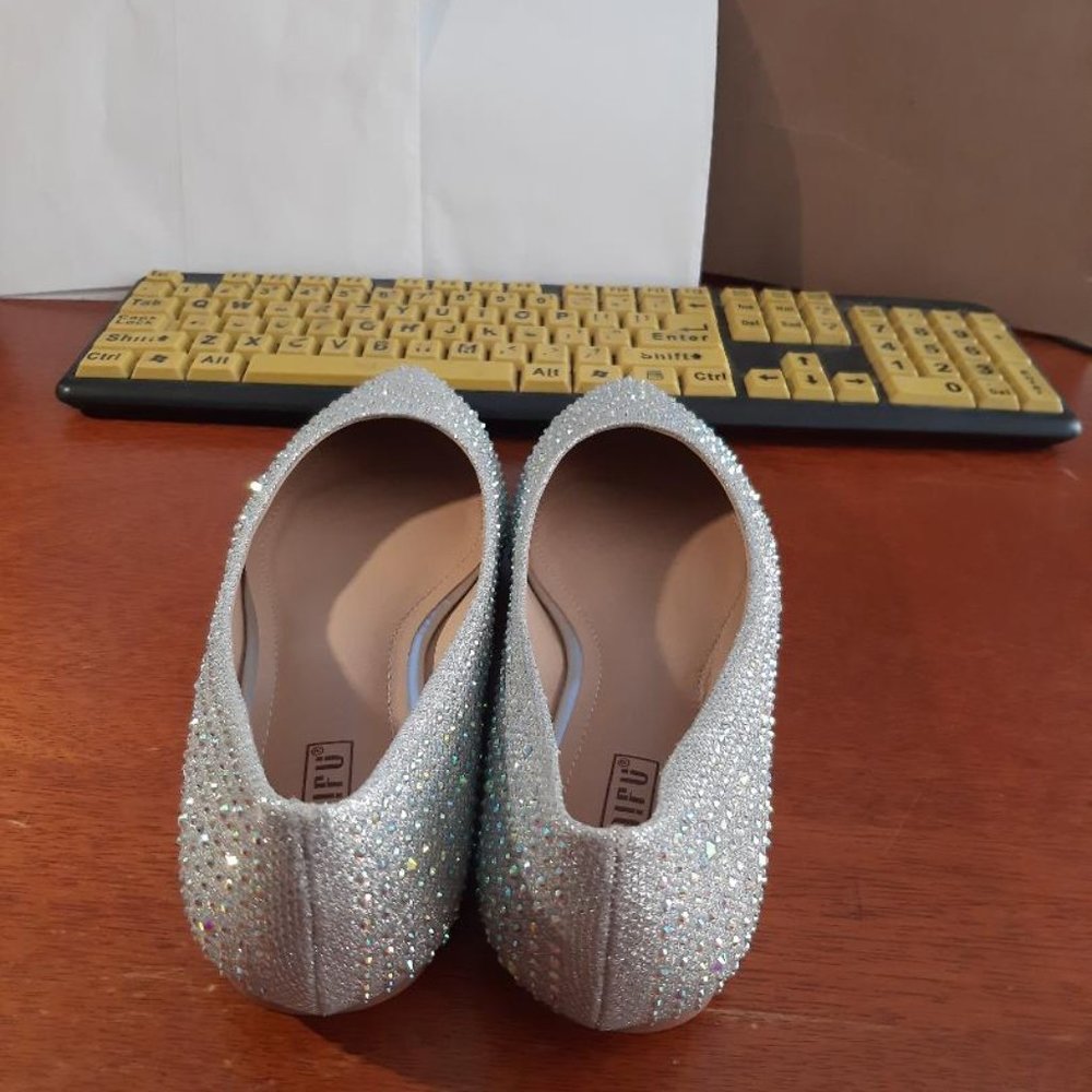 NEW ! IDIFU Ballet Flat Rhinestone Glitter Silver Size 9.5 - Picture 2 of 3